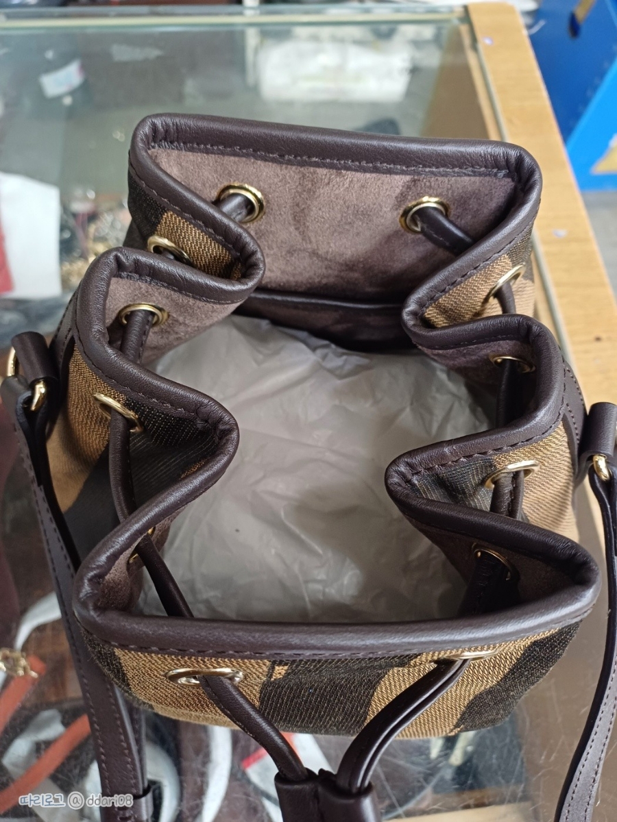 235149625_6x8PyqXc_fea737c62944b919e38113ea787eab757b6f4e4f.jpg 이미지크게보기